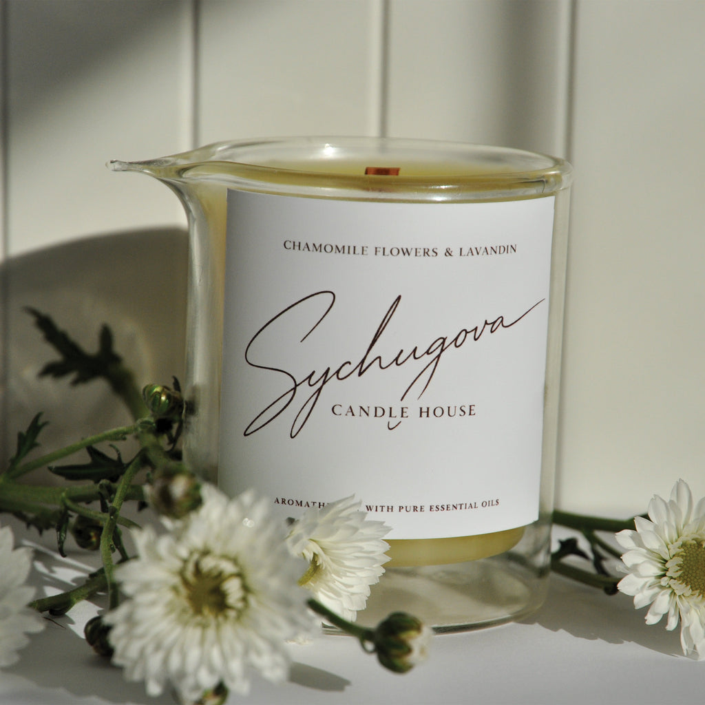 Hand-poured massage candle with shea butter, cocoa butter, jojoba, and squalane for evening skin care